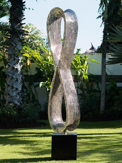 metal garden sculpture
